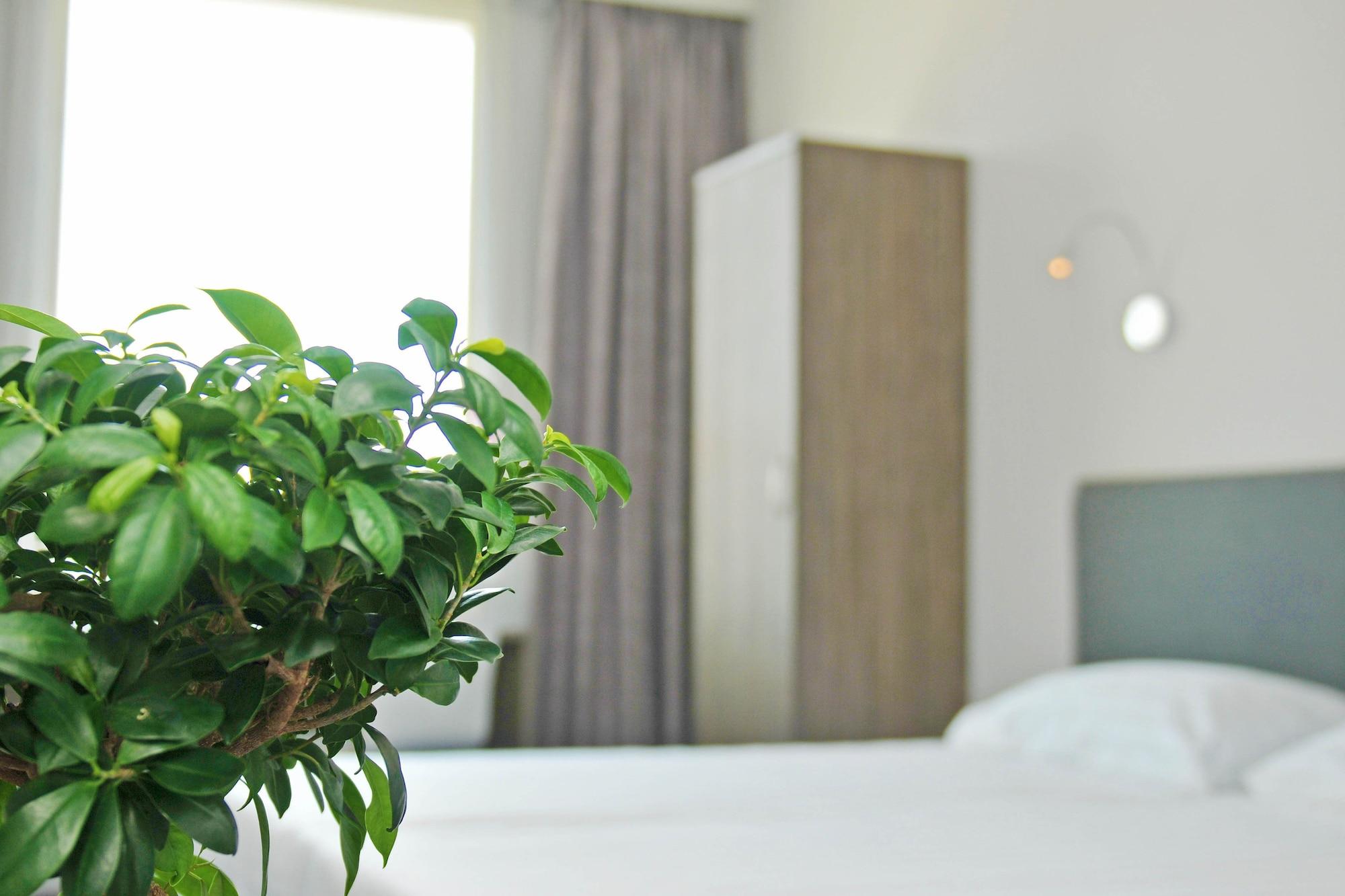 Court Garden Hotel